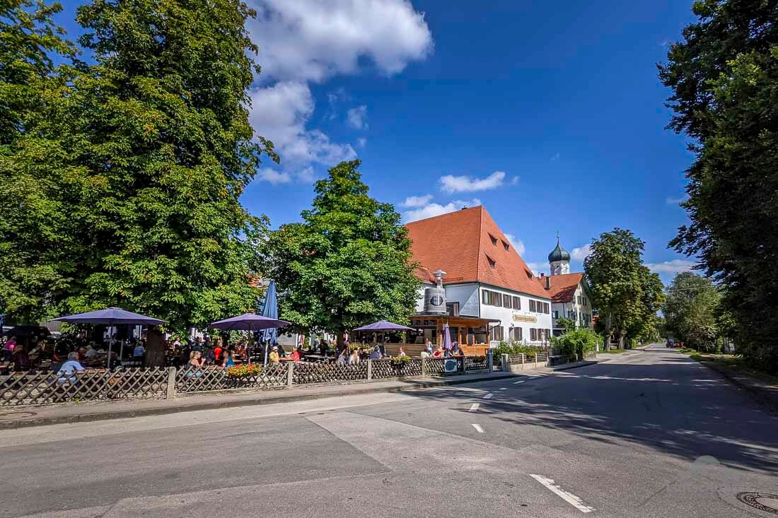 Wanderung Biergarten Holzhausen im Singoldtal - Blick auf die Brauerei & Biergarten