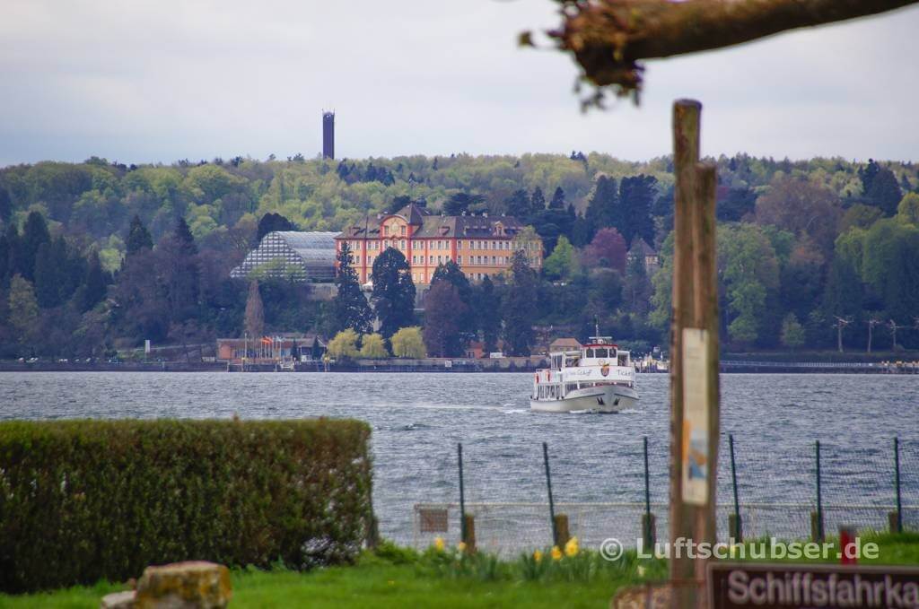 Pfahlbauten Bodensee - Blick zum Schloss Mainau