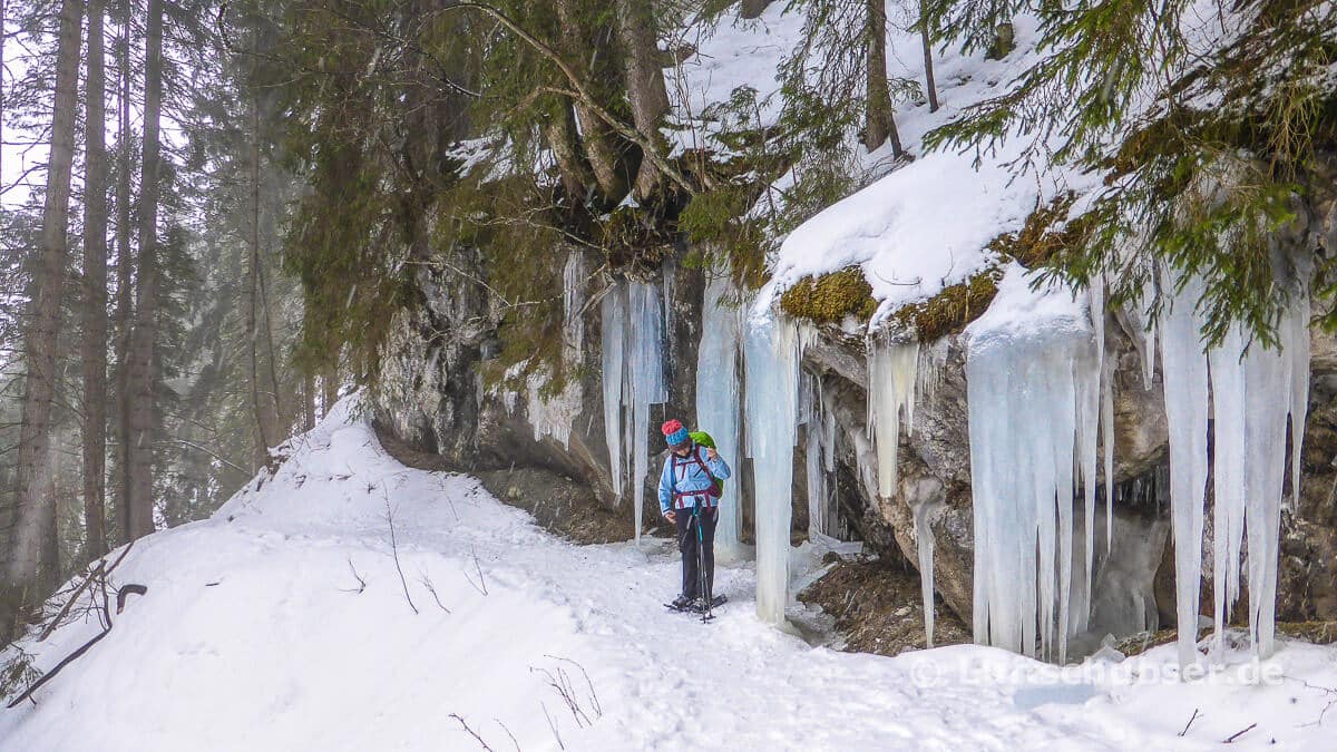 Teufelstättkopf Schneeschuhwandern: Eiswand am Königssteig