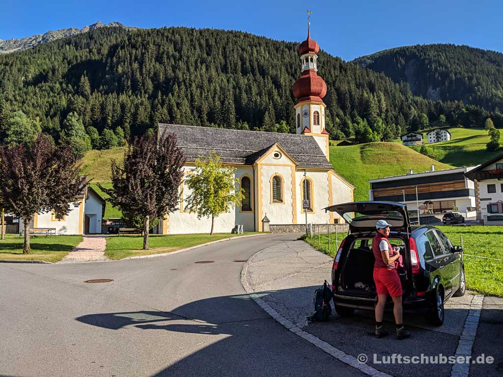 Hüttenwanderung Sellrain: Parkplatz Gries an der Kirche