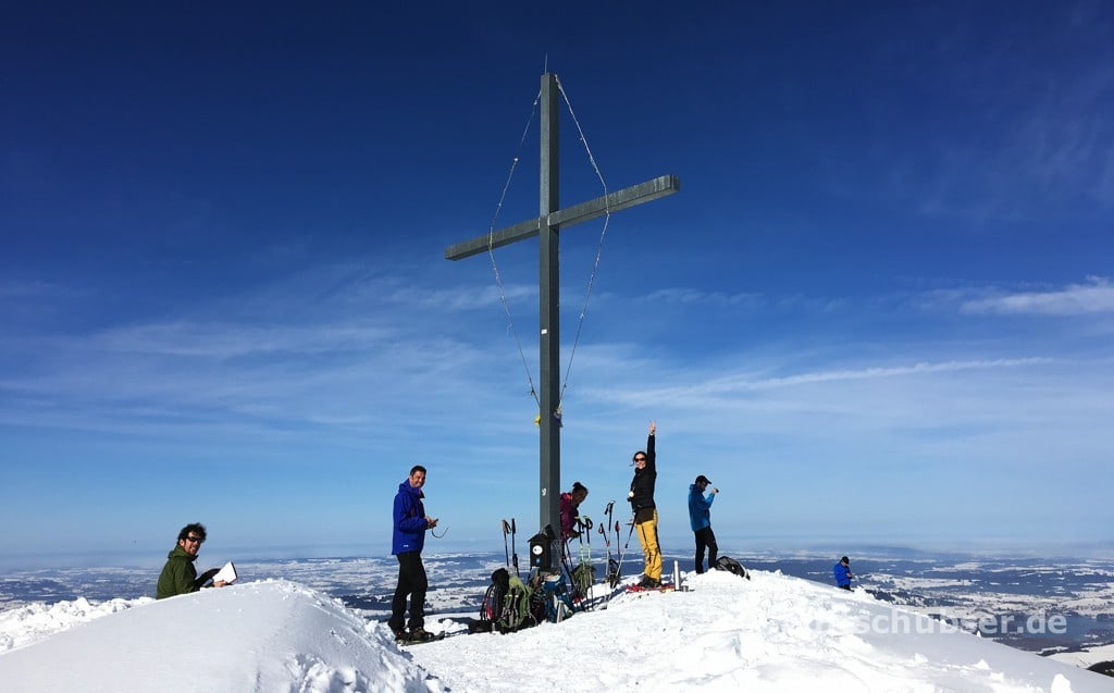 Schneeschuhtour Wertacher Hörnle: Gipfelbild mit Bloggerkollegen