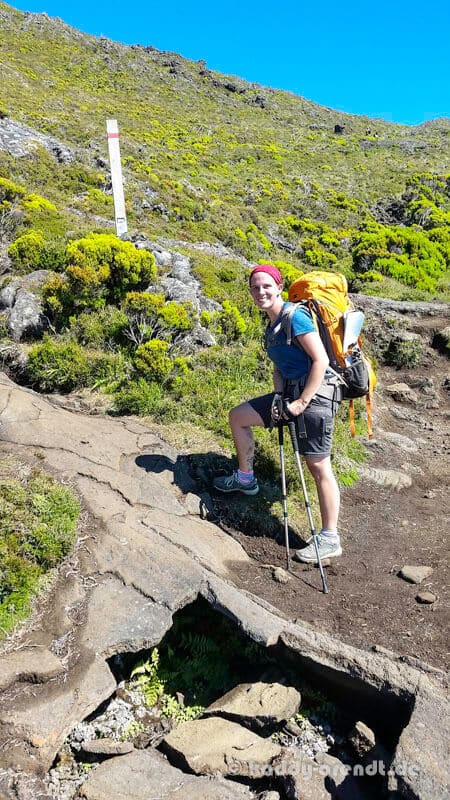 Besteigung Ponta do Pico: Kaddy auf einer Lavaröhre