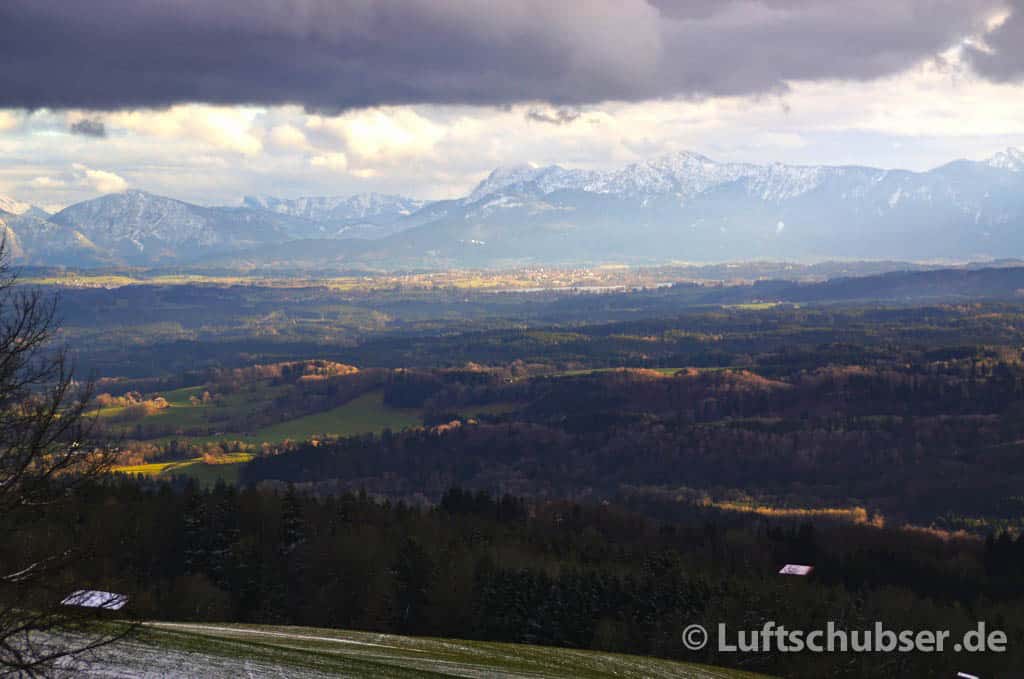 Hohen Peißenberg: die Alpenkette in der Wintersonne