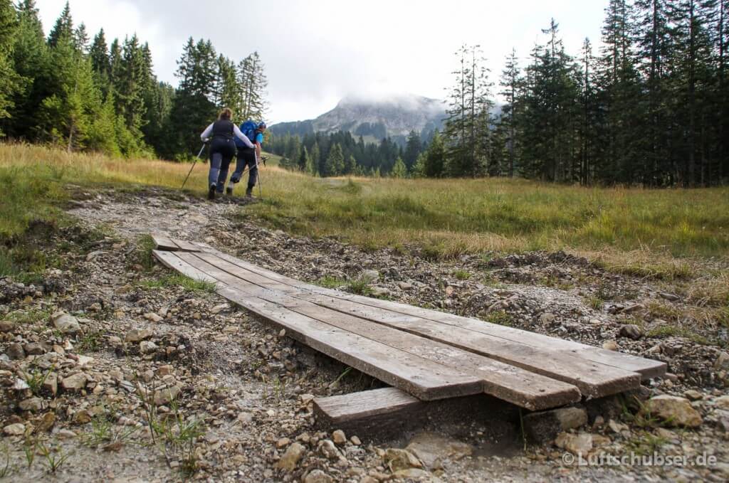 Brentenjoch: Start bei Grän über Holzsteg