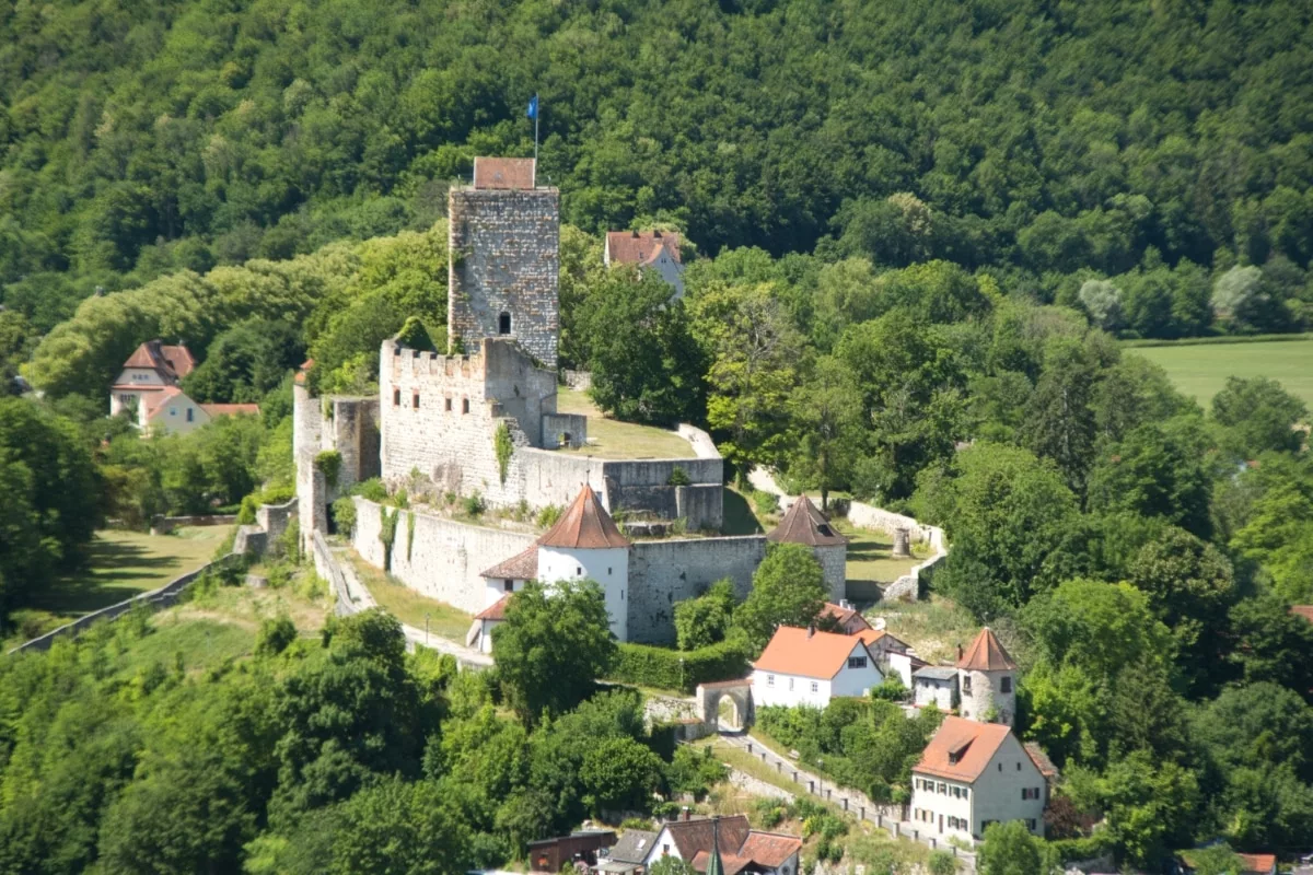 Burg Pappenheim Ostansicht der Kernburg.