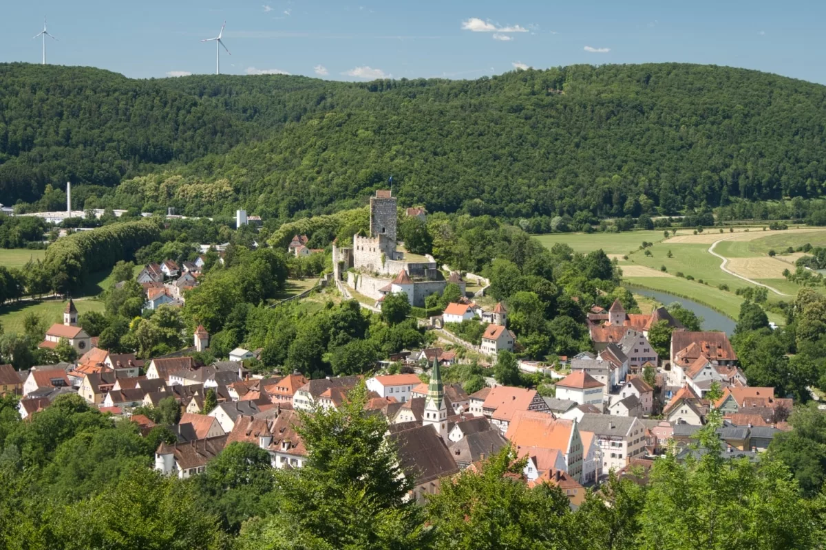 Burg Pappenheim: Blick von Osten auf Pappenheim und die Burg