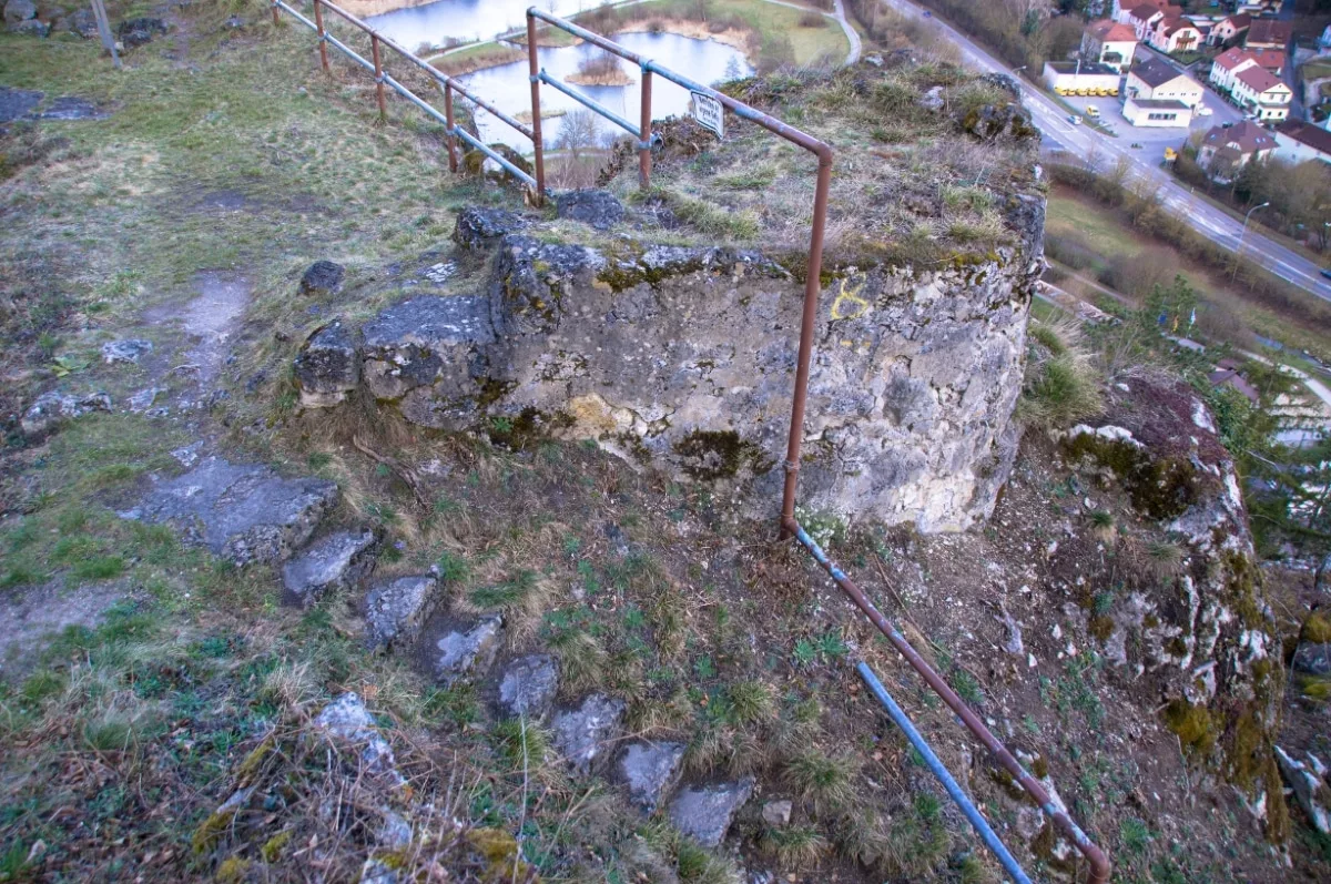 Burg Rabenstein: vermutlich Stumpf eines kleinen Turms an der Südseite.