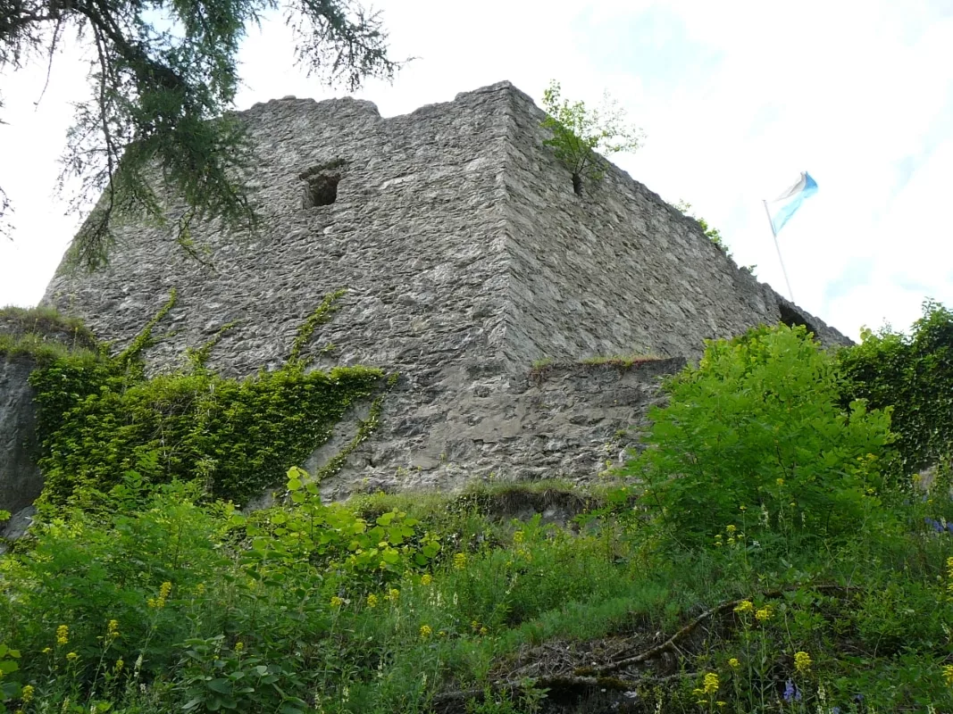 Burg Rabenstein: Südost-Ansicht des Wohnt-/Wehrturms