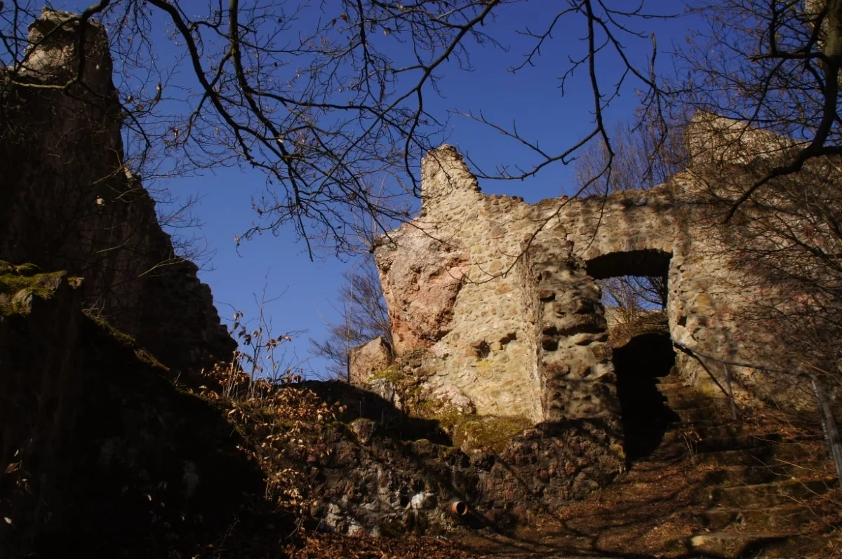 Burg Schwärzenberg: Ehemaliger Torbau der Kernburg