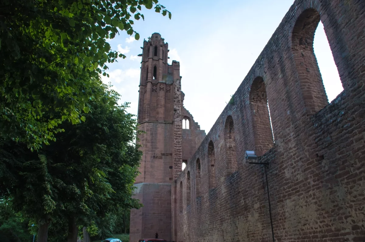 Burgruine Hardenburg wandern: Klosterruine Limburg