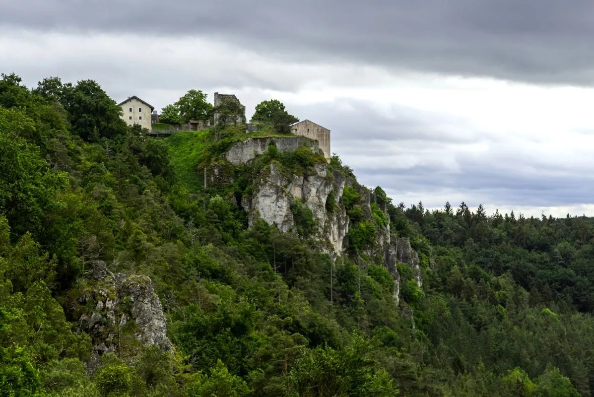 Schloss Arnsberg: Blick von Norden auf Burg & Schloss