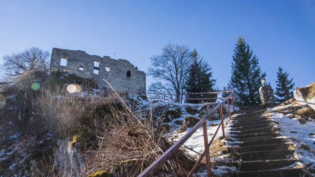 Zirmgrat Wanderung: Ankunft Burg Falkenstein