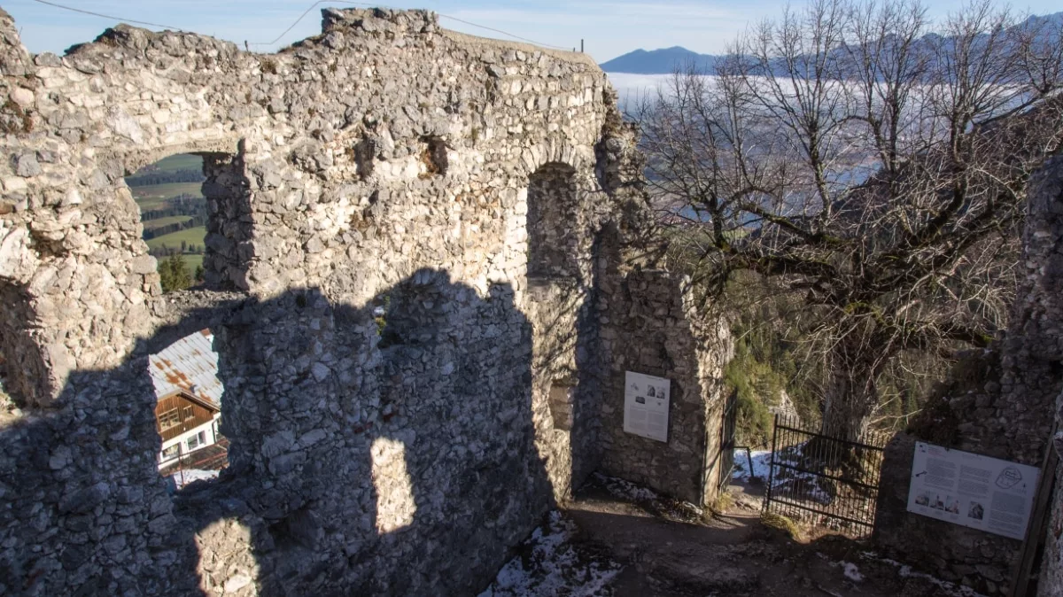 Zirmgrat Wanderung: Burg Falkenstein
