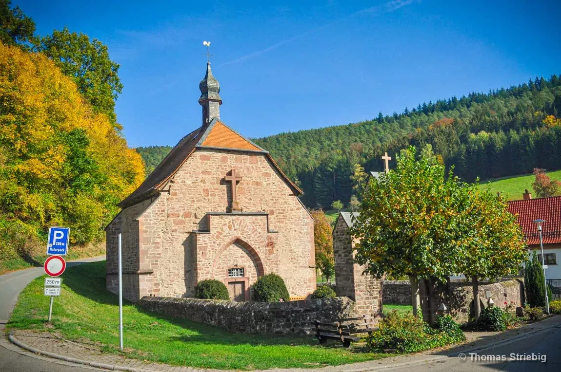 Nibelungensteig: Quellkirche in Schöllenbach