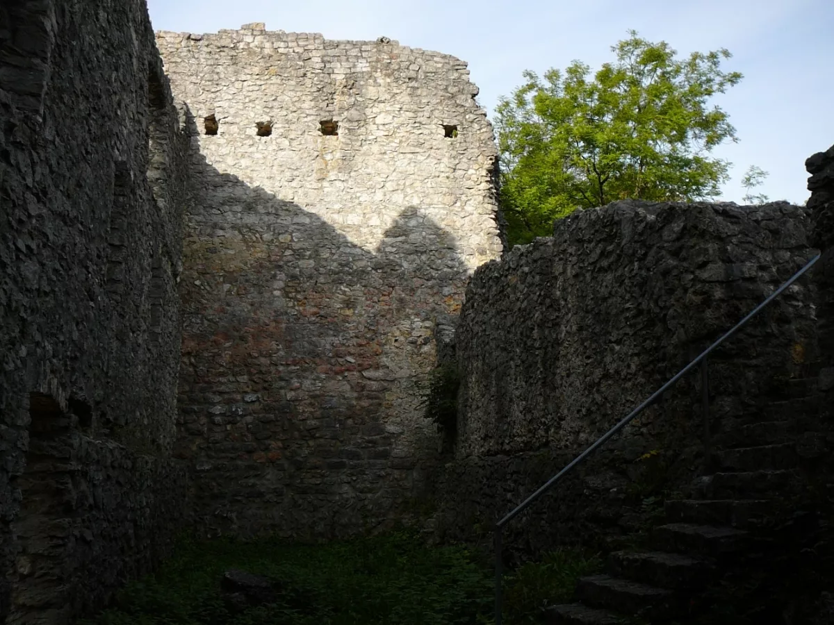 Burg Bichishausen: Westseite des ehemaligen Palas