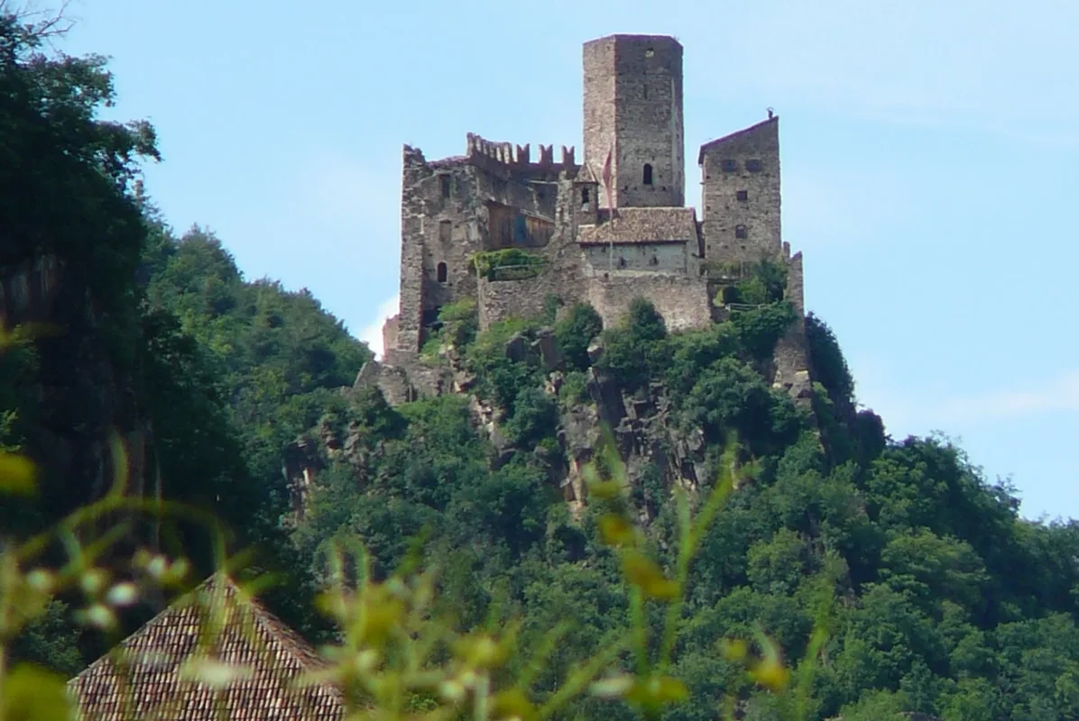 Burg Hocheppan Ansicht Südseite