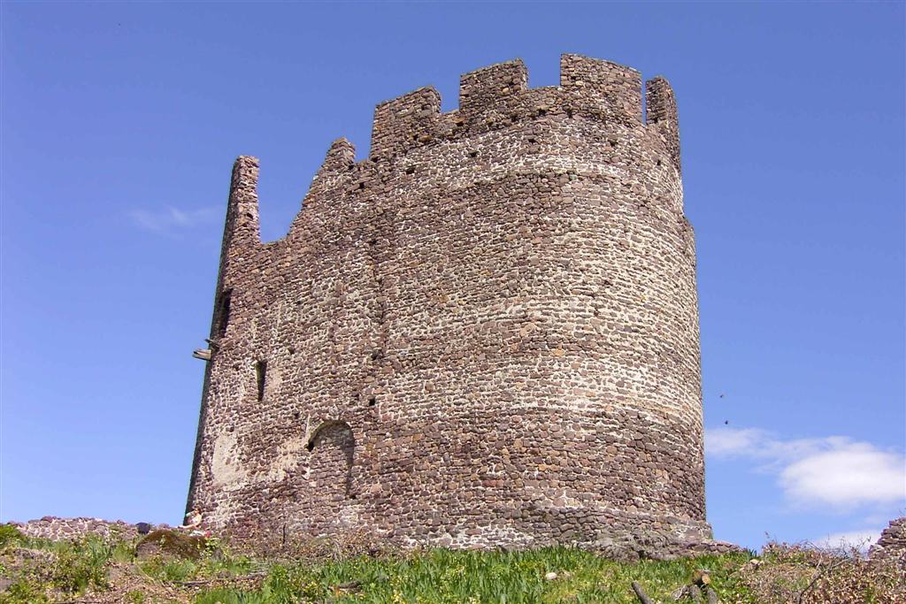 Burg Leuchtenburg: Blick auf die Kernburg von der südlichen Vorburg
