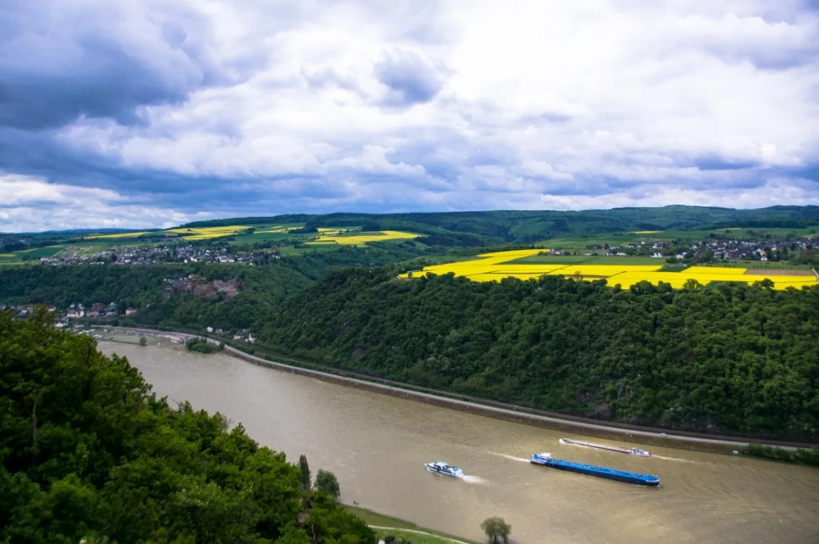 Rheinsteig: Heute noch ein wichtiger Wasserhandelsweg, der Rhein